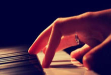 股票配资交易网:证券配资炒股-AI唱主角！特斯拉发布“宏图4.0” 马斯克：未来80%价值来自机器人